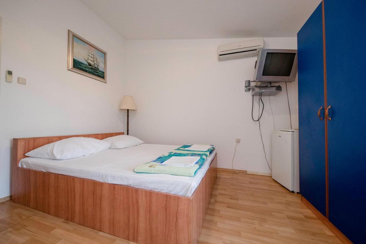 Guesthouse Sime 科兰 外观 照片